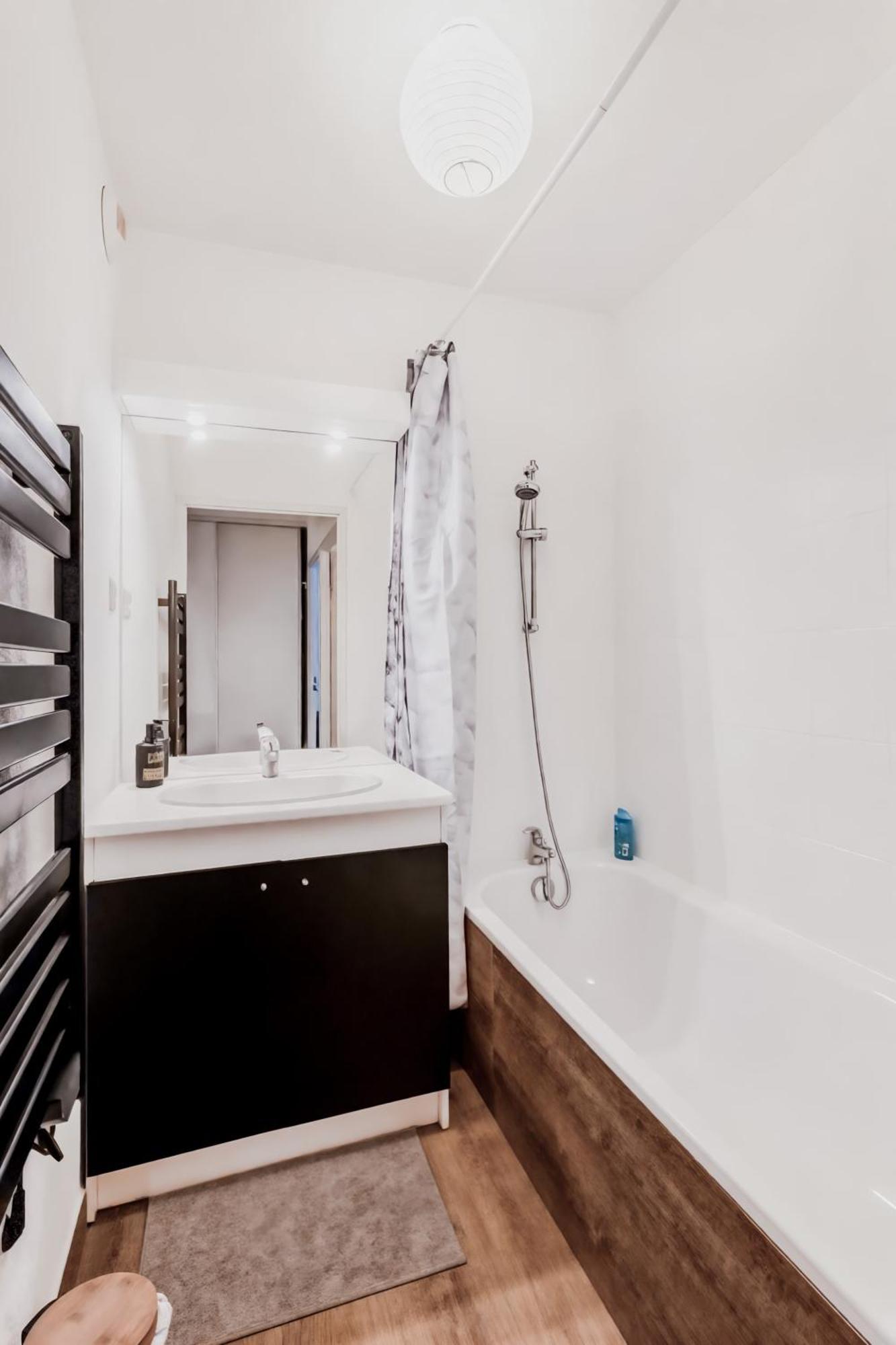 Superbe Appartement - Parking Gratuit - 4 Personnes Σαμπερί Εξωτερικό φωτογραφία